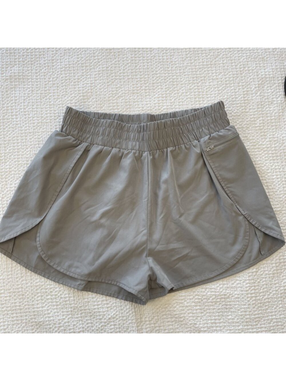 BLOOMING JELLY Light Grey ATHLETIC SHORTS LINED ZIP POCKET LARGE